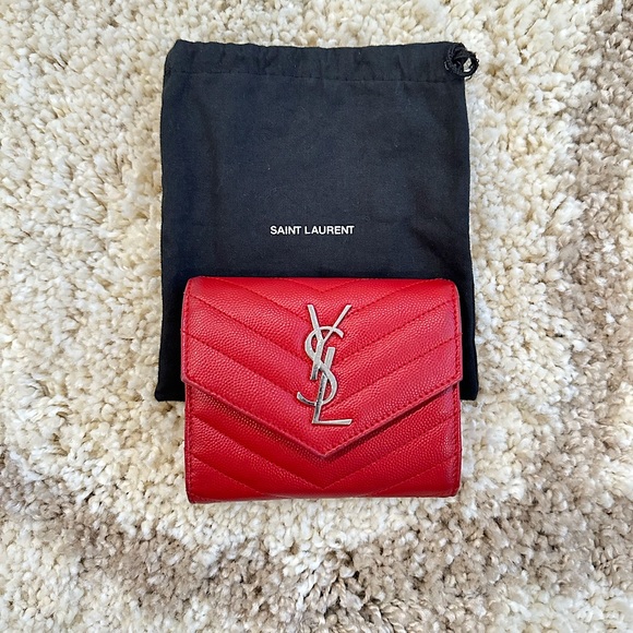 *sold* YSL CASSANDRE MATELASSÉ COMPACT TRI FOLD WALLET - Picture 1 of 12